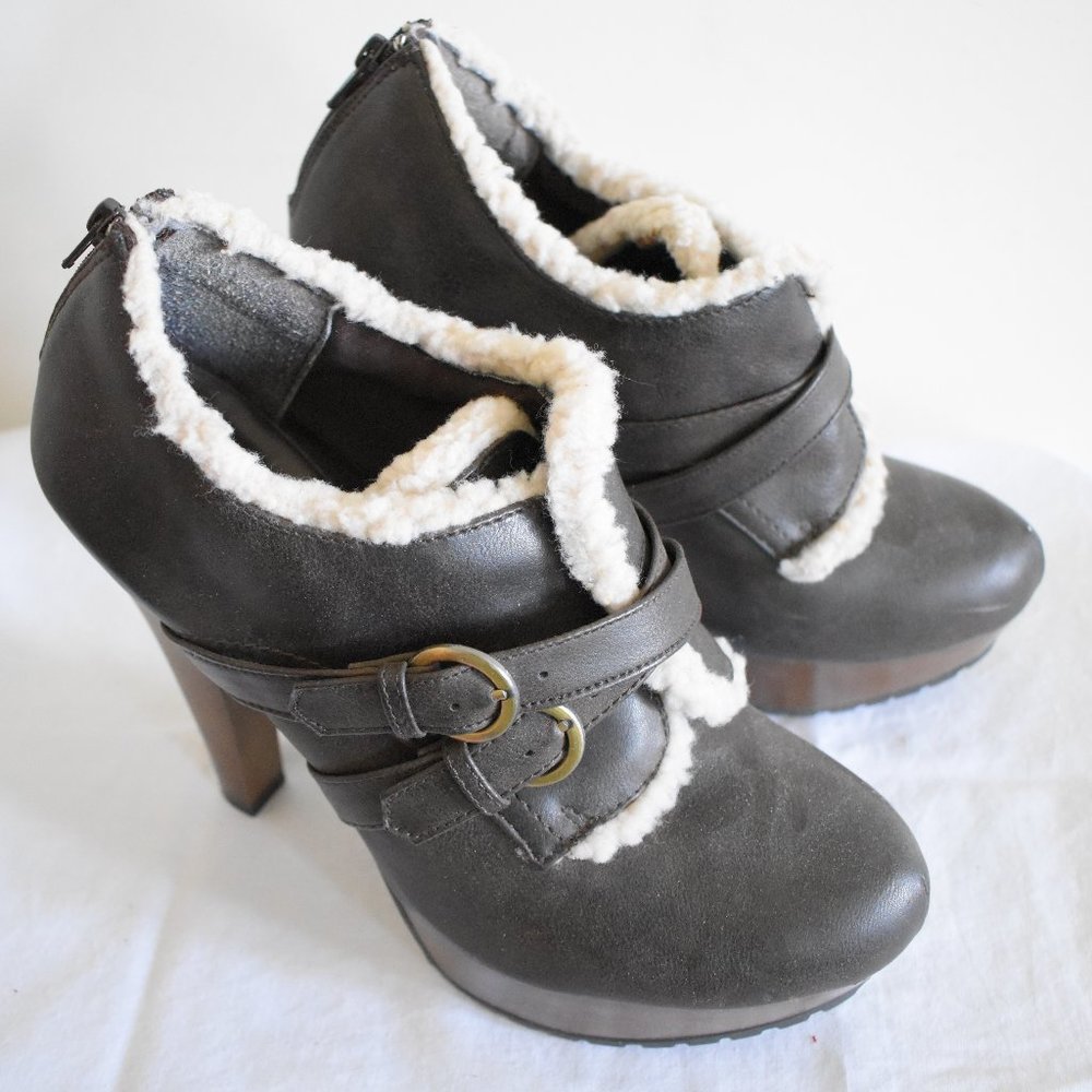 Charlotte Russe Saydie Shearling Platform Booties